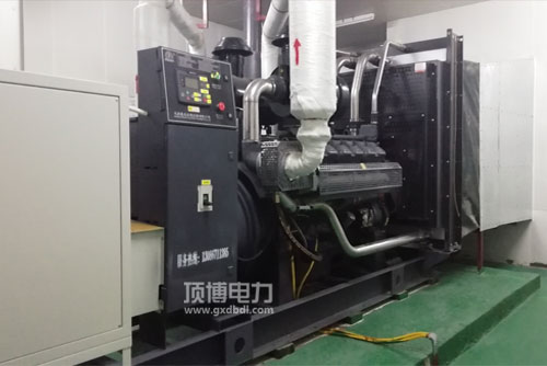 柴油發(fā)電機(jī)組增壓器的工作原理是咋樣的？